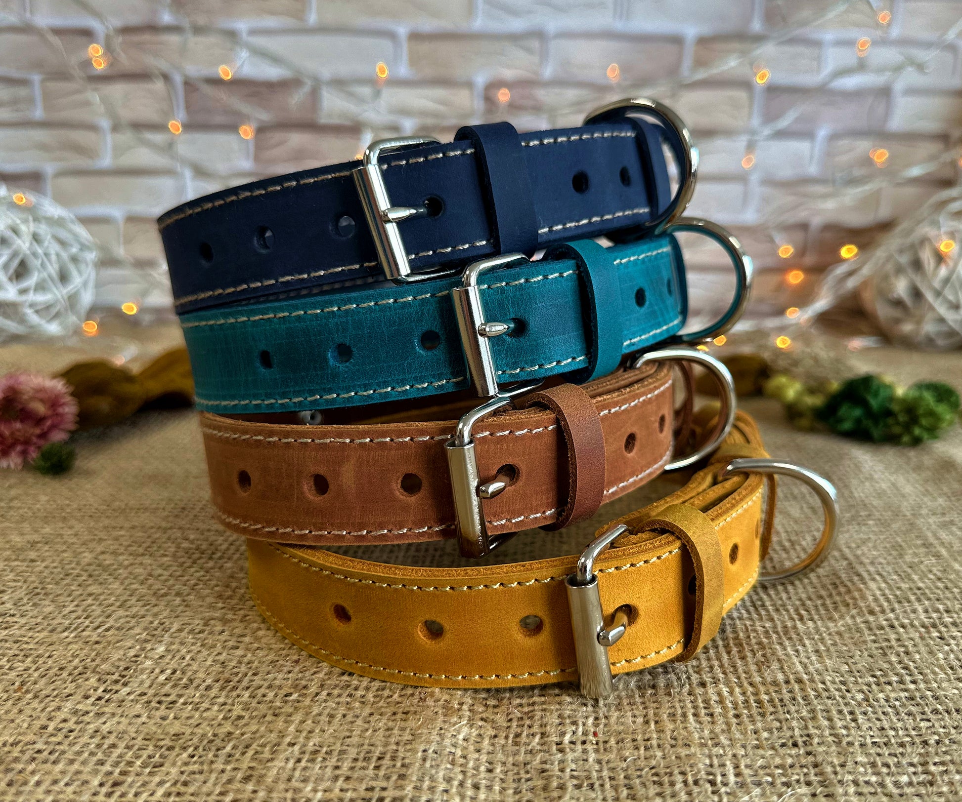 Slim handcrafted collar made of tough leather