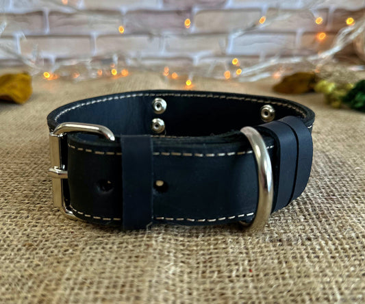 Elegant leather dog collar, strong and minimal