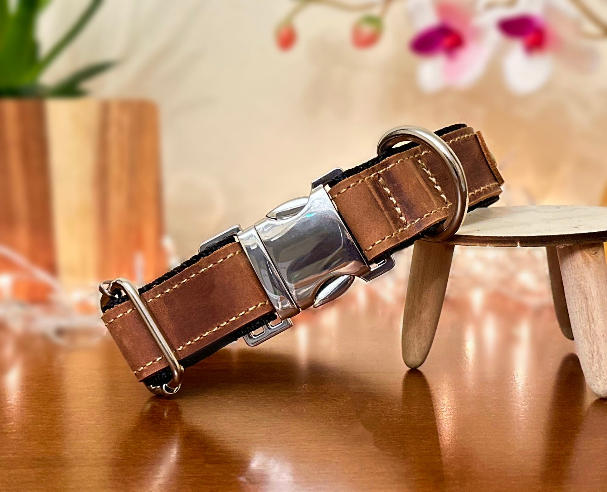 brown quick-release collar