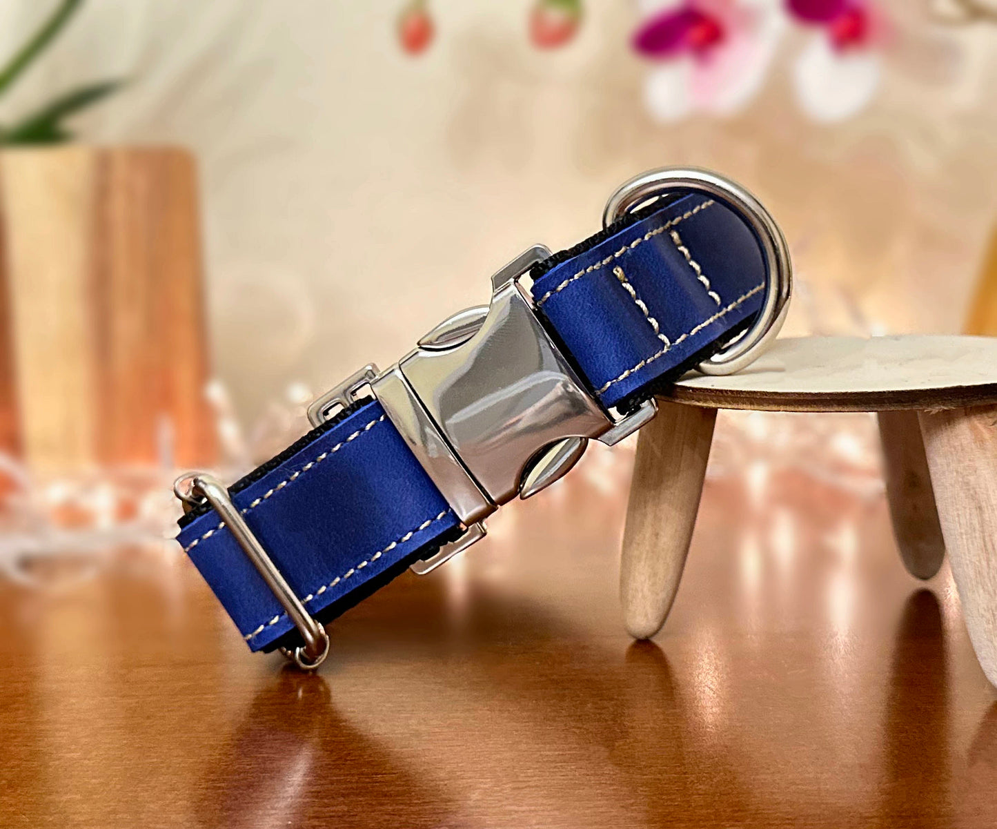 dark blue quick-release collar