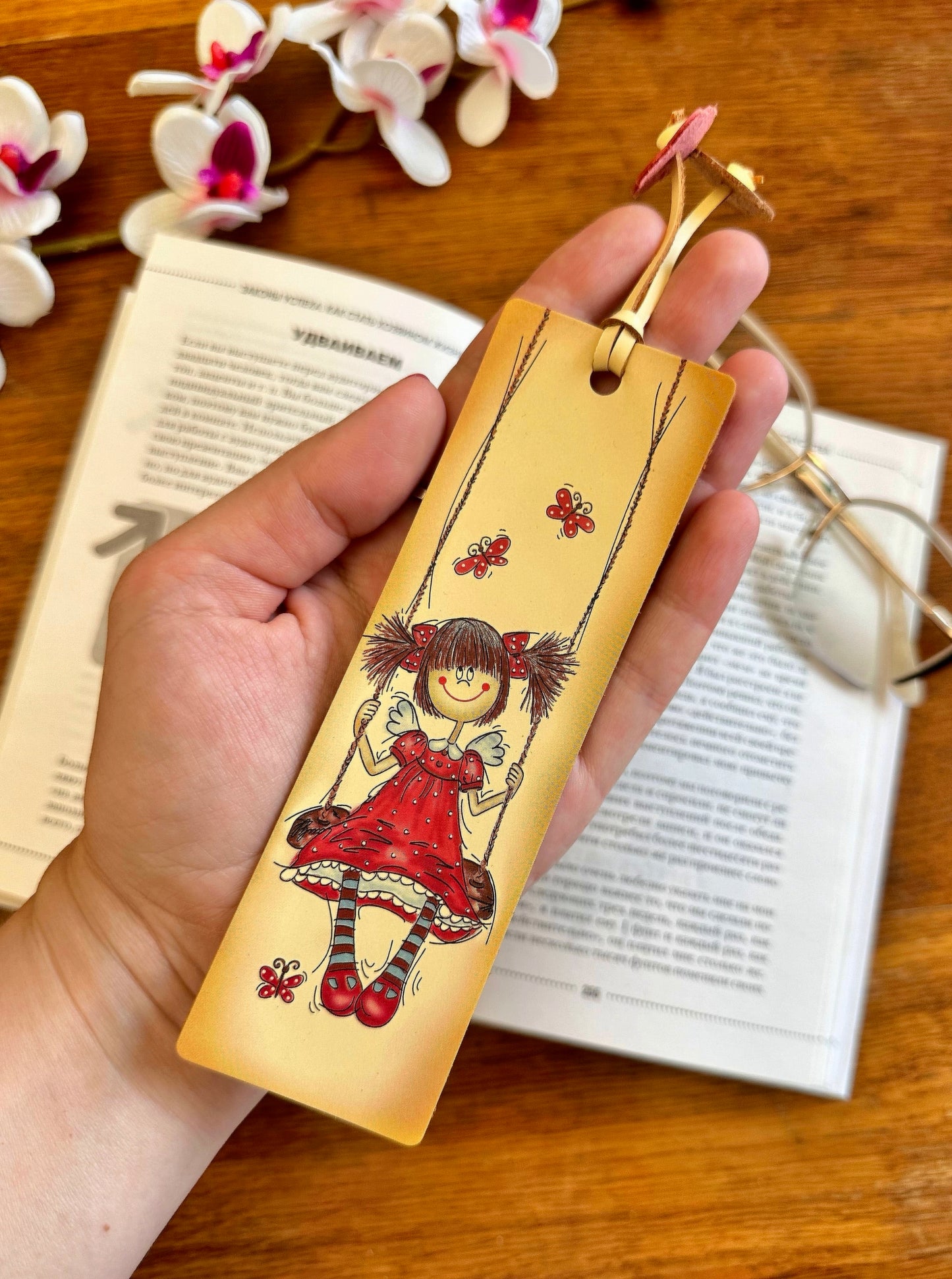 Close-up of the smooth, non-shedding back of the leather bookmark, protecting book pages from damage