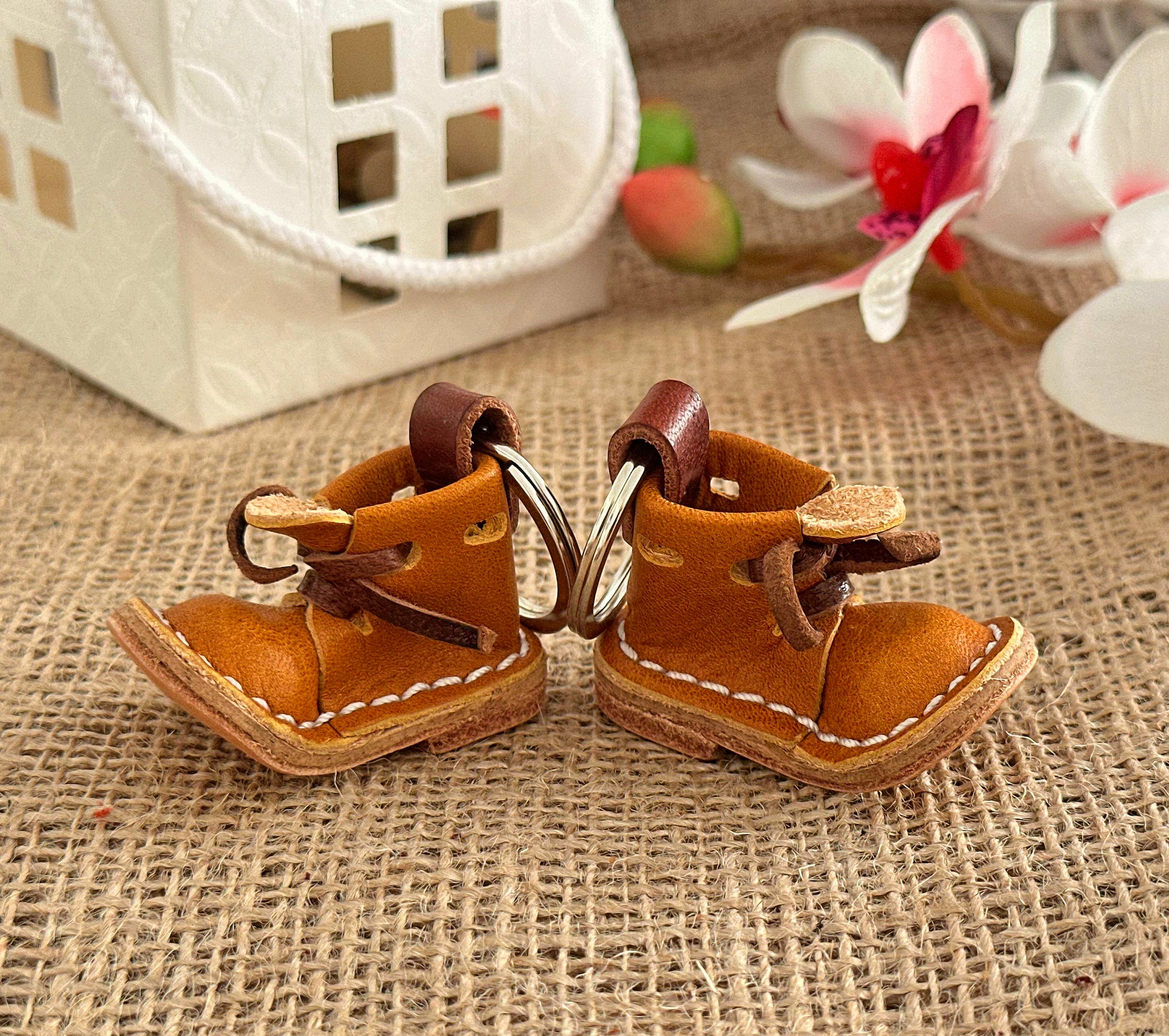 Leather keychain shaped like a high heel boot, stylish and trendy for fashionable accessories