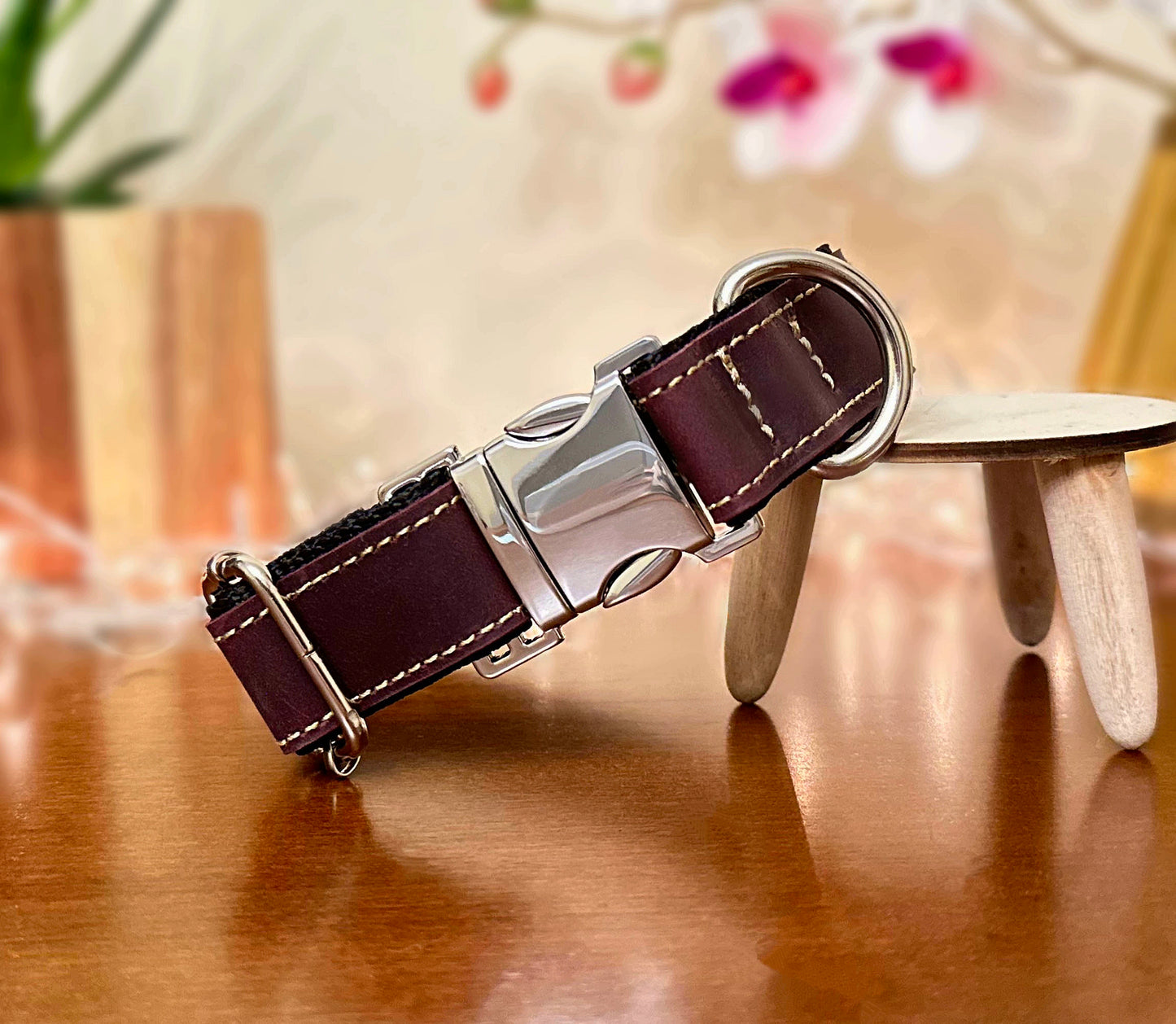 marsala quick-release collar