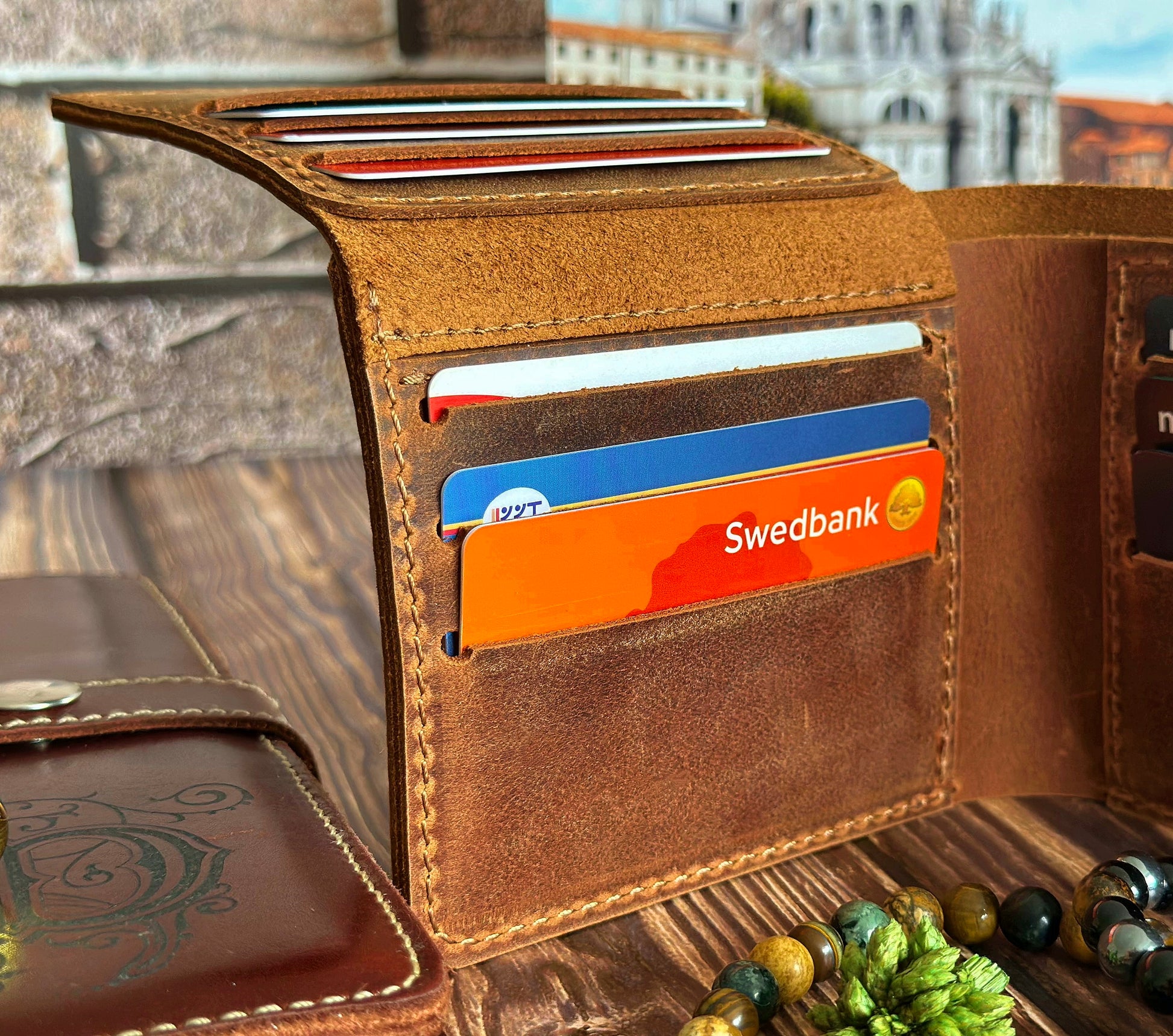 minimalist leather wallet